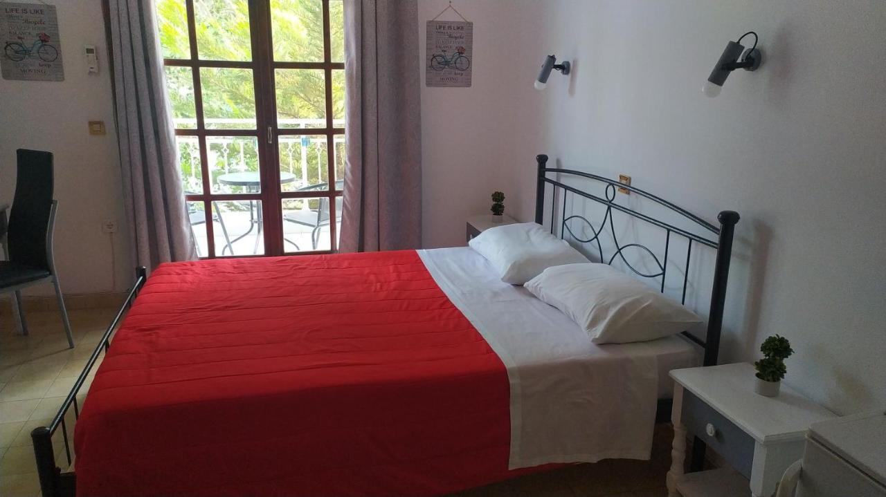 Nitsas Studio'S Kremastí Esterno foto